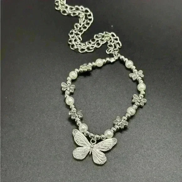 Butterfly Necklace Choker with Pearl charms. Coquette charm necklace 💗 - Picture 3 of 4